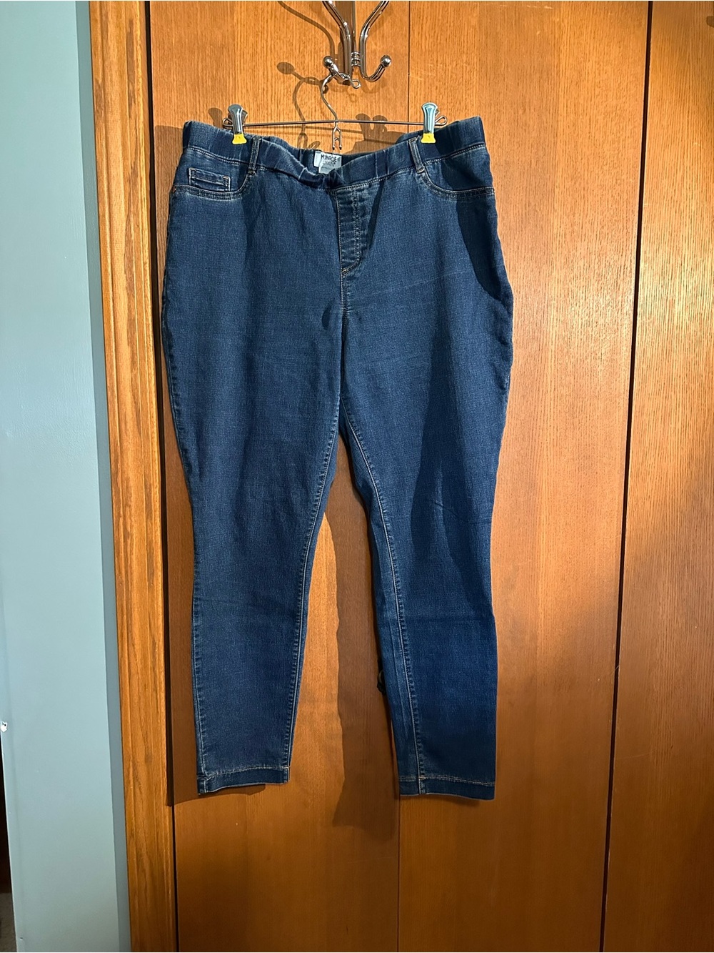 Monroe & Main Dark Blue Stretch Jeggings